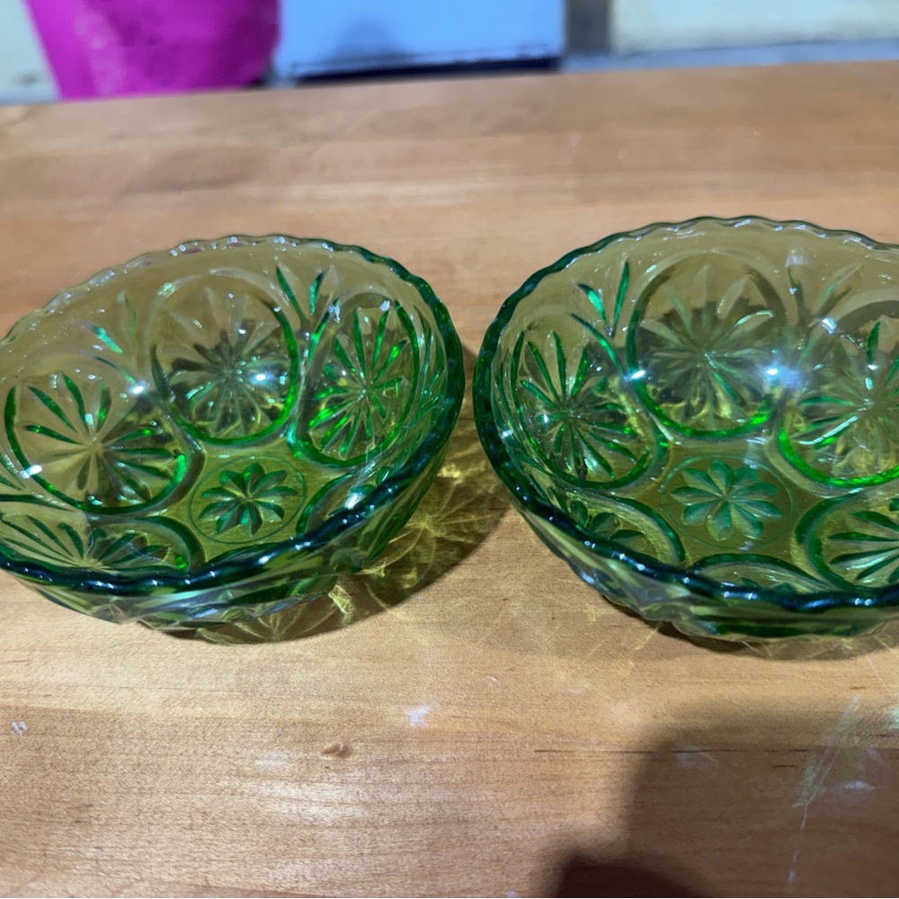 Set of 2 Vintage Green Pressed Glass Bowls by Anchor Hocking